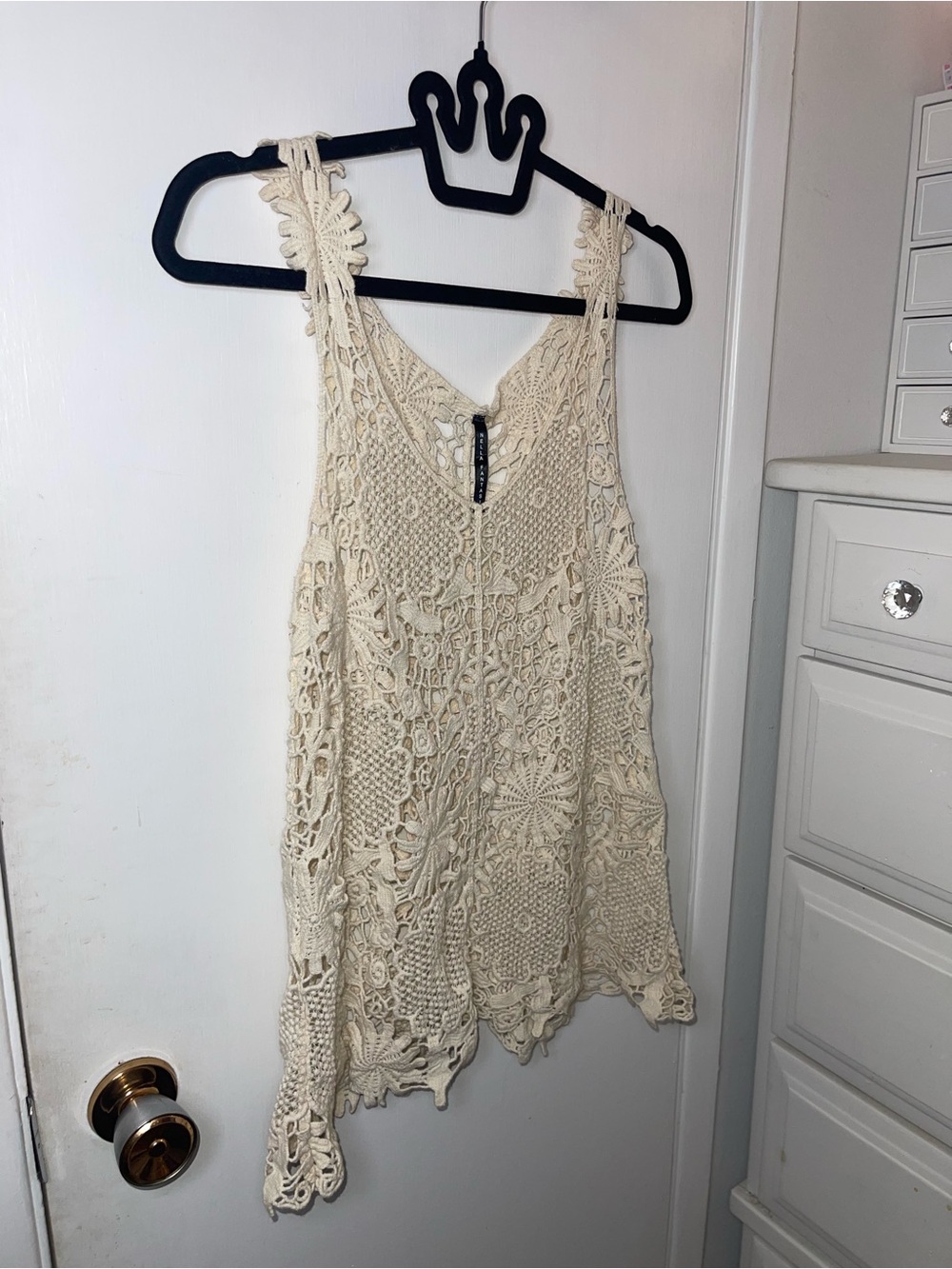 EUC Nella Fantasia Cream Crochet Lace V-Neck Top - Picture 3 of 6